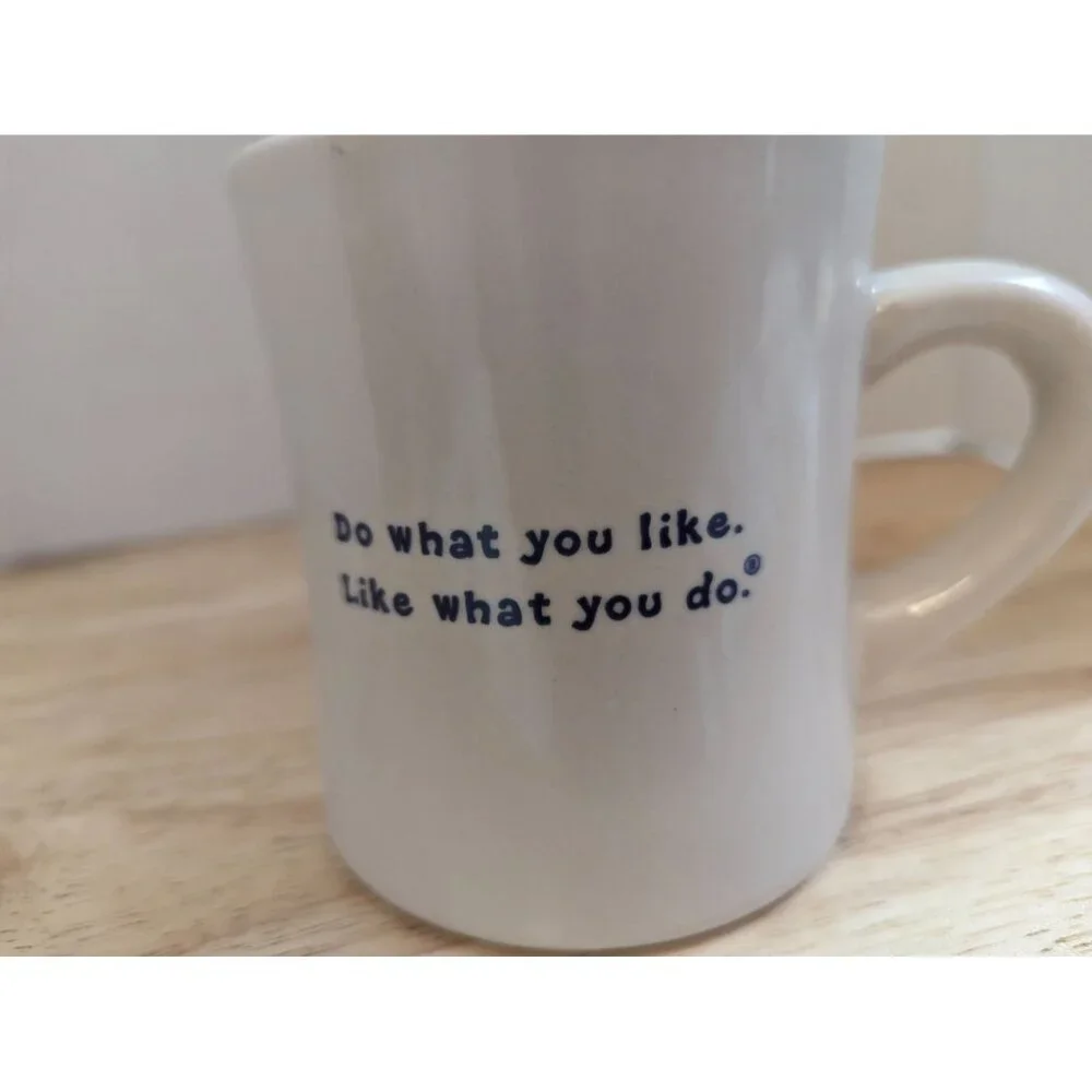 LIfe is Good Home Jack Mug Seattle Skyline Space Needle Rain restaurant wear 4